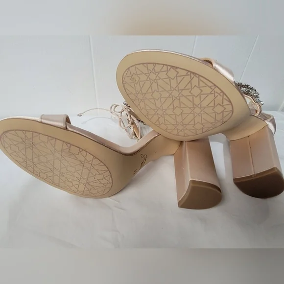 Jewel Badgley Mischka Thamar Crystal Strappy Block Heel Sandal Women's Size 6.5 - Picture 4 of 10